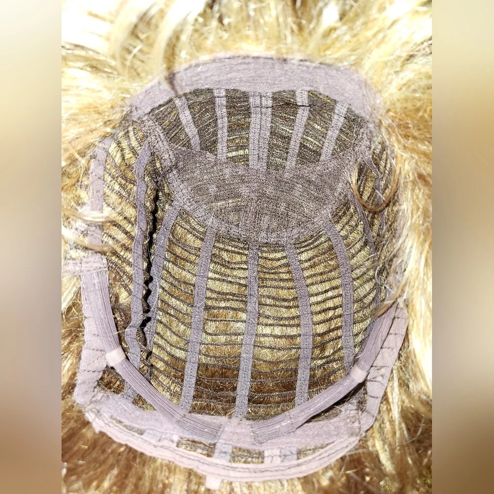 Golden Blonde Short Wig - Picture 7 of 7